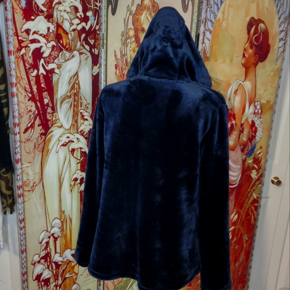 Faux Fur Blue Zip Up - Picture 4 of 7